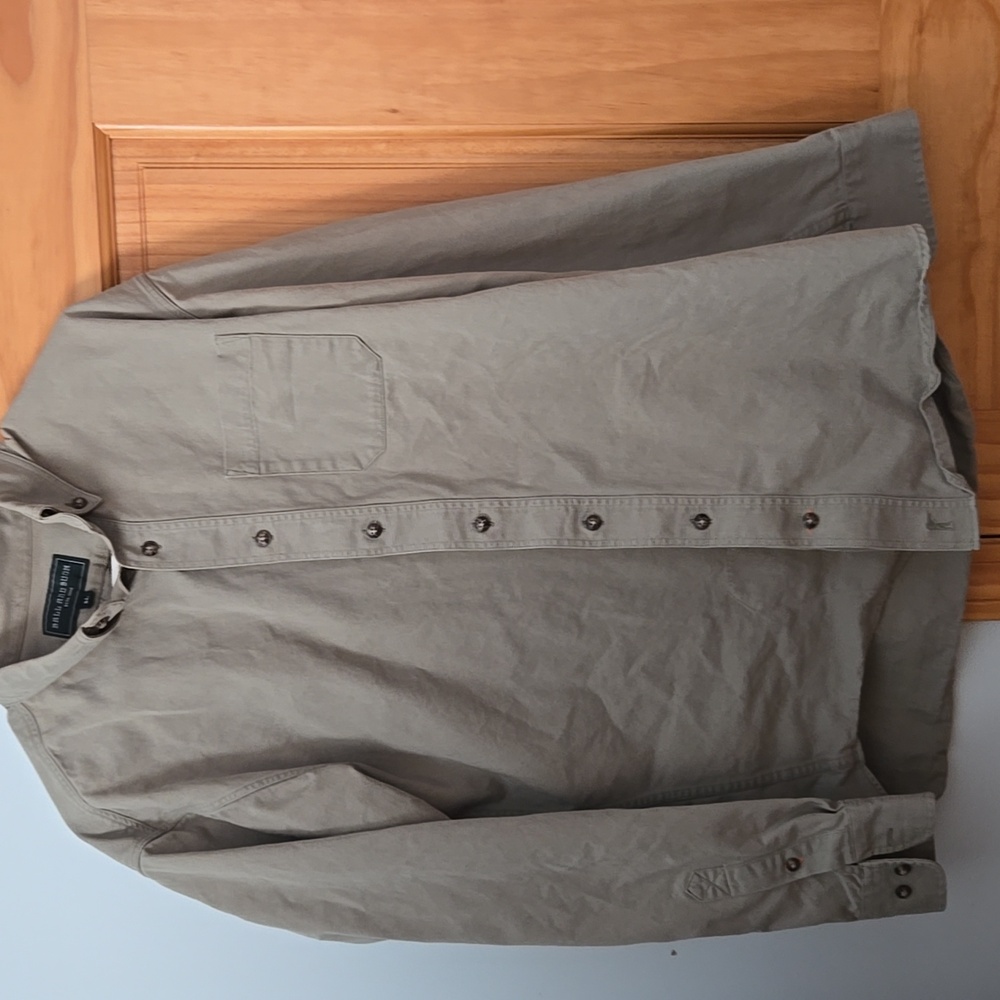 NWOT Mens Ball And Buck Button Up Shirt XL